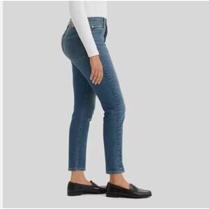Levi's® Women's High-Rise Wedgie Straight Cropped Jeans 29Wx28L NWT Reg $70